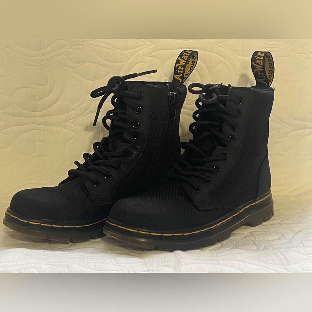 Girl’s Dr Martens Air Walks